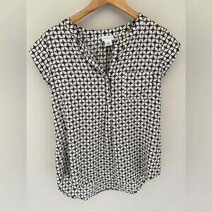 Liz Claiborne business casual cap sleeve neutral polyester blouse